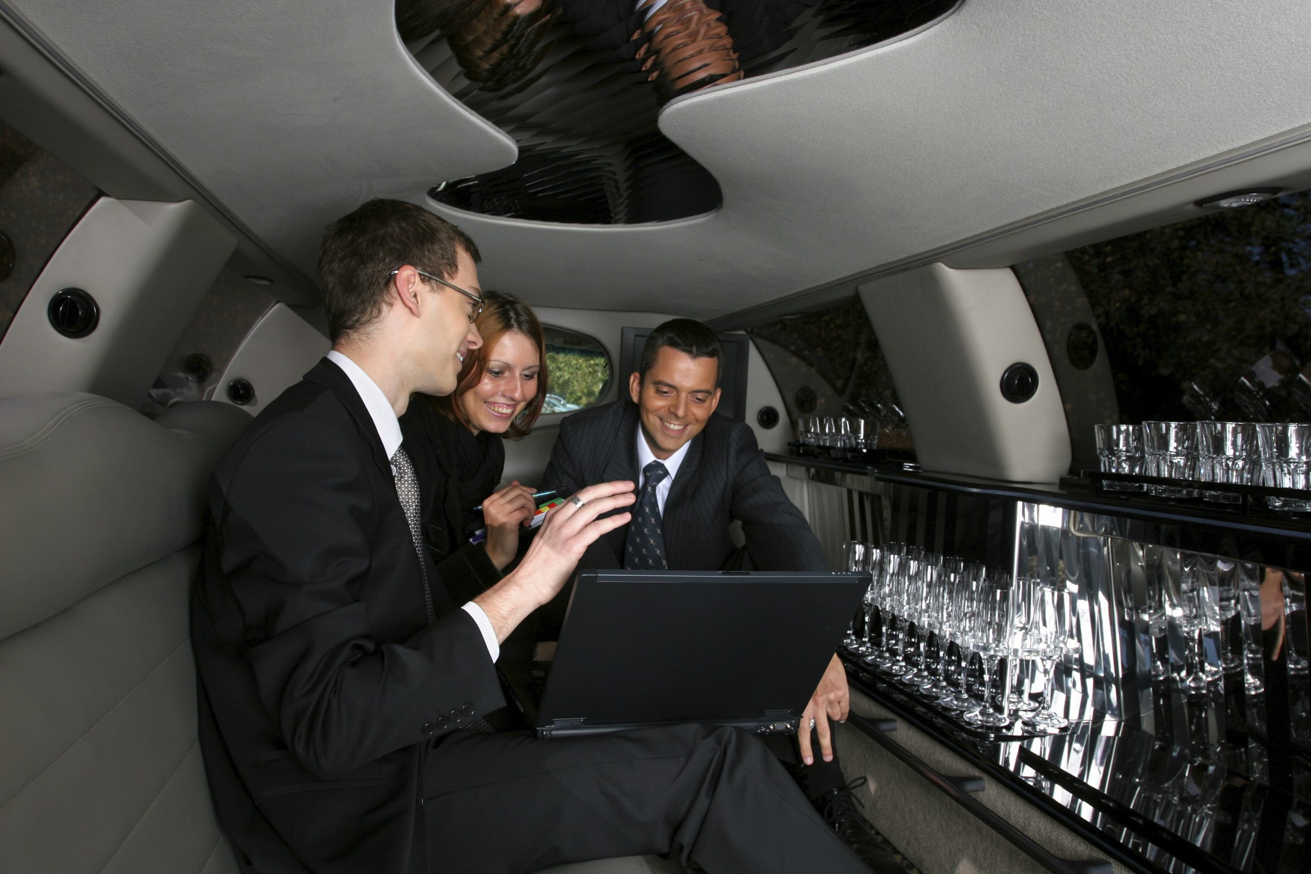 KEY QUESTIONS FOR A LIMO COMPANY IF YOU ARE INTERESTED IN HIRING A LIMOUSINE